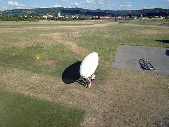 10-m-RC-Blimp-Flight-preparation