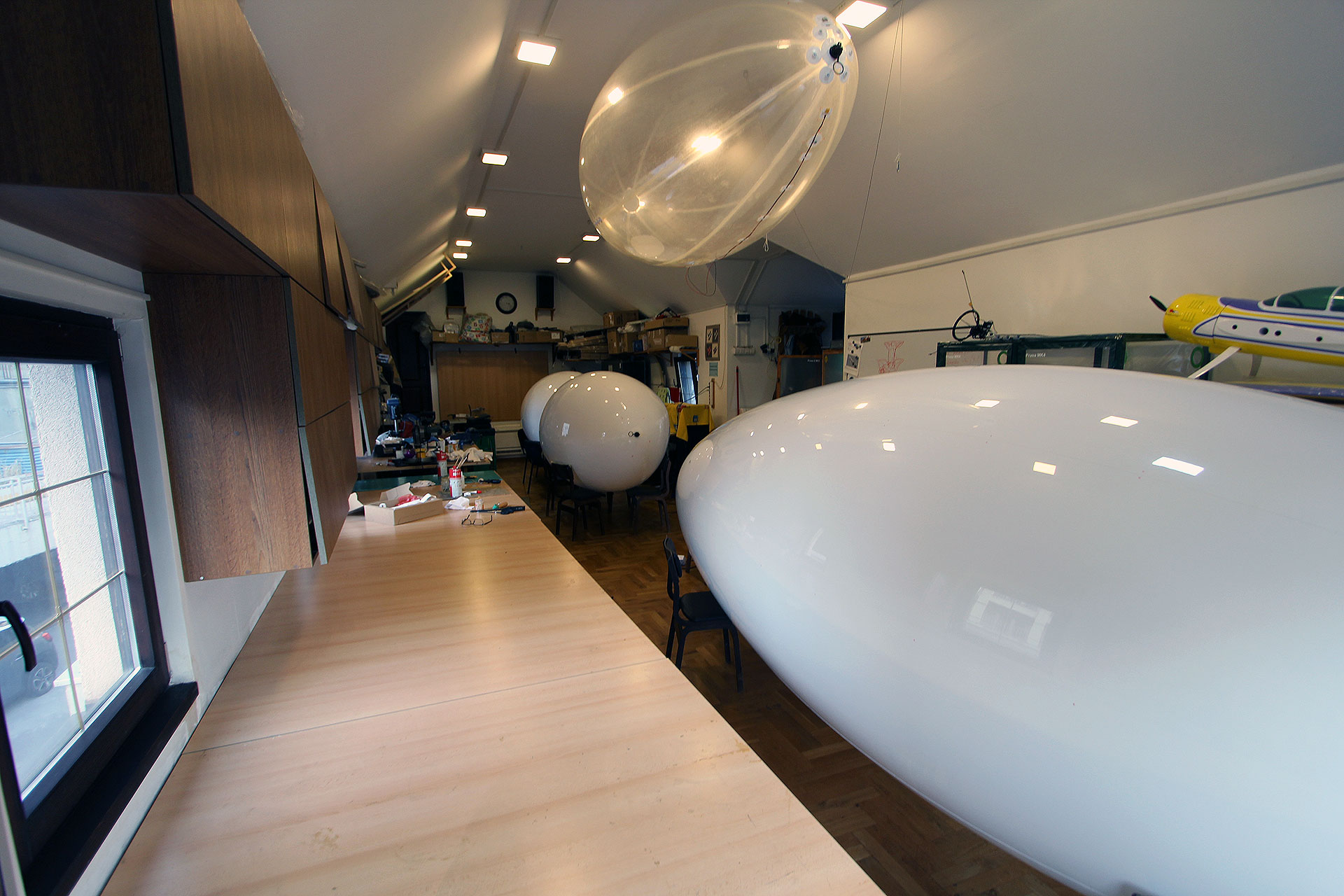 Various-sizes-of-indoor-blimps-in-production