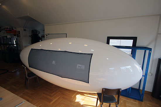 4.5-m-indoor-RC-blimp-with-sample-banner