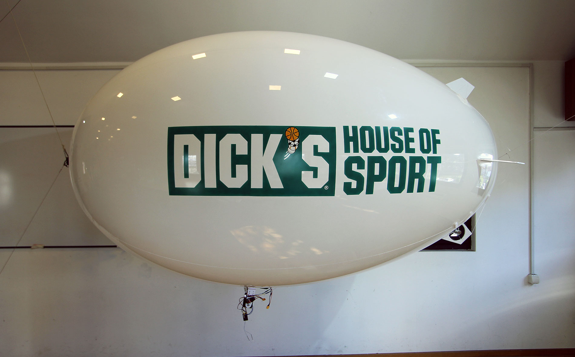 Dick's-House-of-Sport-2-m-indoor-RC-Blimp