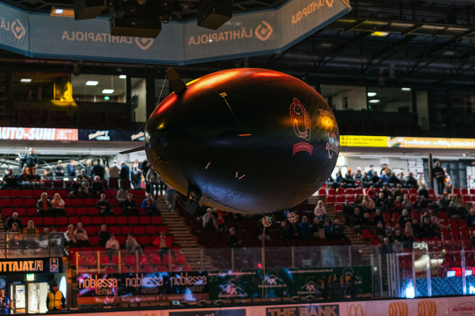 Lakritsi-Kouvolan-3.5-m-in-door-RC-Blimp