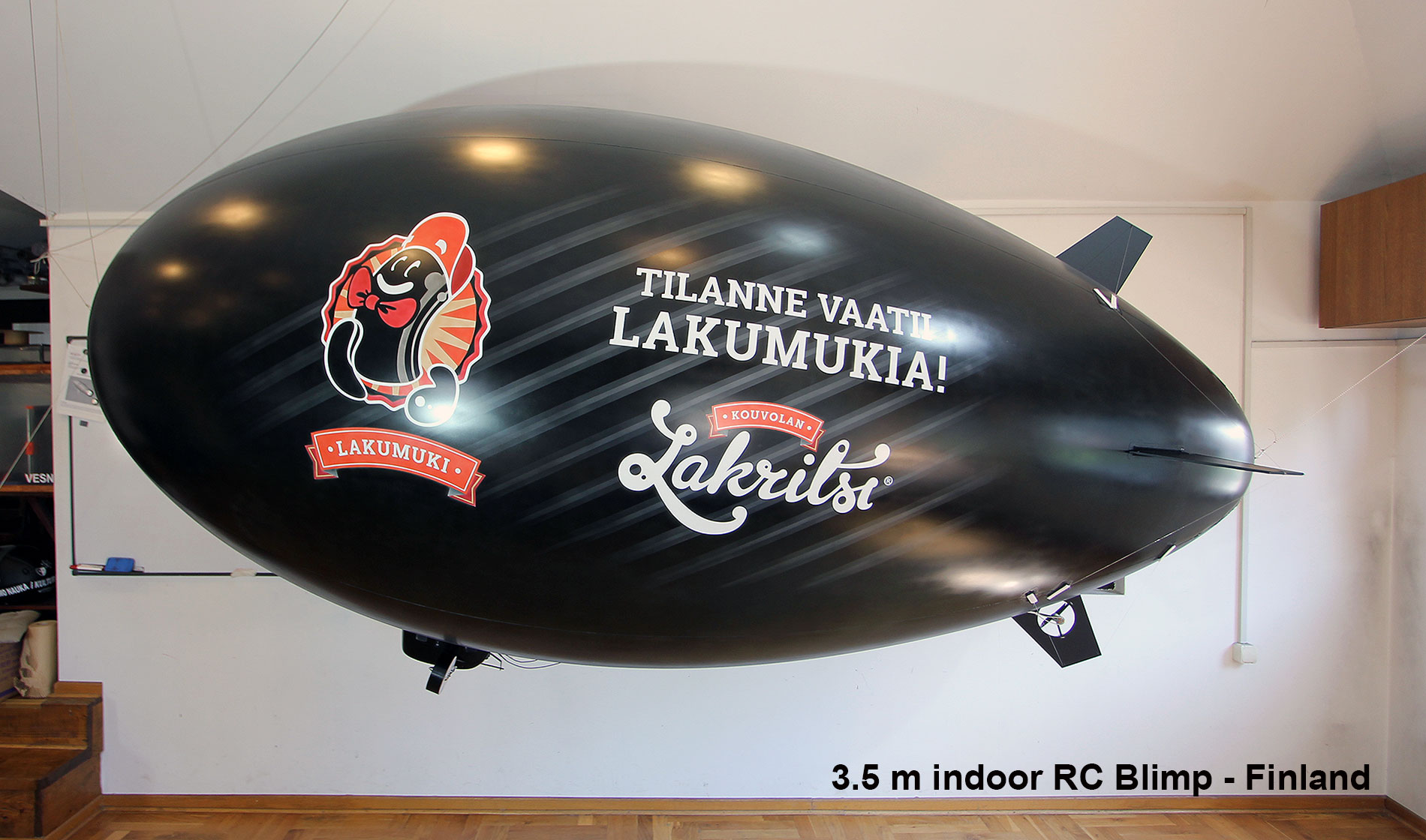 Lakritsi-Kouvolan-3.5-m-in-door-RC-Blimp